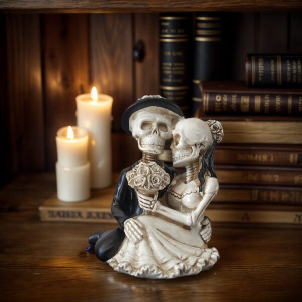 Wholesale White Resin Skull Couple Ornament Halloween Home Decor Gift