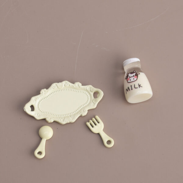 Wholesale French Lace Miniature Plate Zinc Alloy Spray Paint Decorative Accent Dollhouse Accessory for Resale