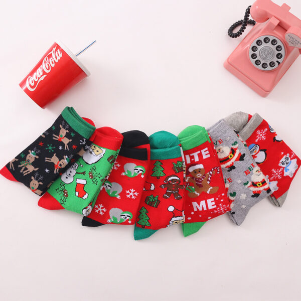 Wholesale Fashion Christmas Cotton Socks Elk Snowman Mid Calf Socks for Women Gift