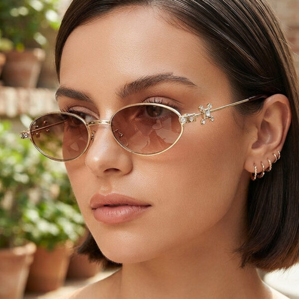 Wholesale Oval Frame Sunglasses Gold Tone Trendy Fashion Accessory Gift Boutique