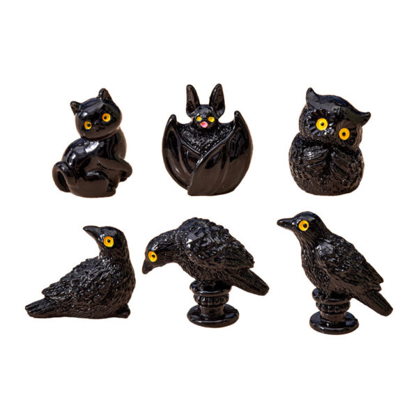 Wholesale Halloween Resin Crow Decoration with Platform for Desktop Display, Decorative Accent for Gift Giving