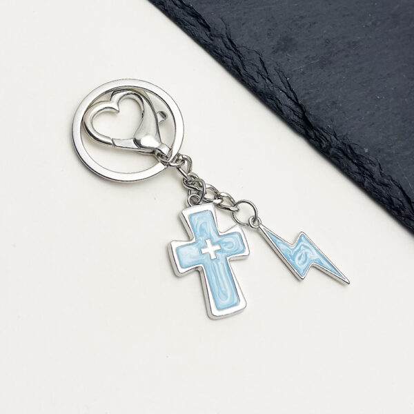 Wholesale Cross Lightning Heart Metal Keychain Pendant Bag Charm Car Accessory Fashion Gift