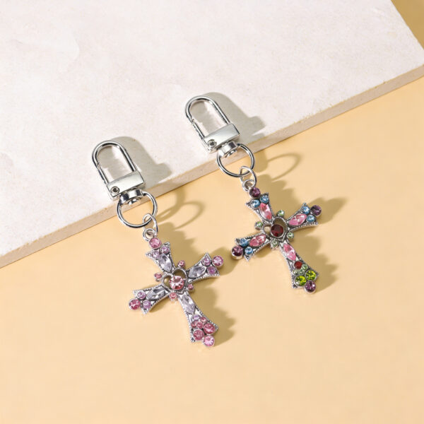 Wholesale Zinc Alloy Cross Heart Keychain Pendant Sweet Cool Style Decorative Bag Charm Car Key Accessory