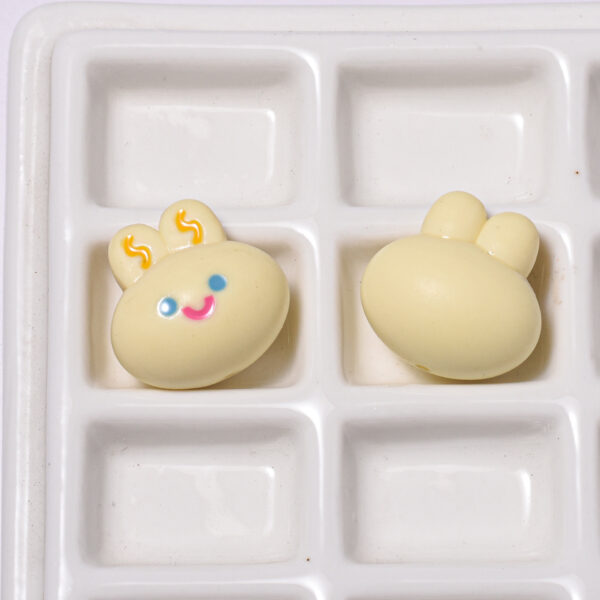 oly-315f7d61d8b8074aef732a53ea5a5c6a Wholesale Cartoon Rabbit Head Acrylic Loose Beads 20mm White DIY Jewelry Accessory Bag Charm