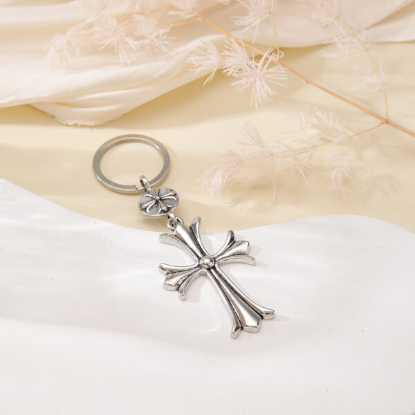 Wholesale European Style Cross Keychain Pendant Zinc Alloy Silver Fashion Accessory for Bags and Keys OLY Exclusive