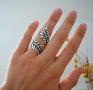 Wholesale Alloy Vintage Leaf Ring - Fashion Jewelry Accessory for Boutique Resale