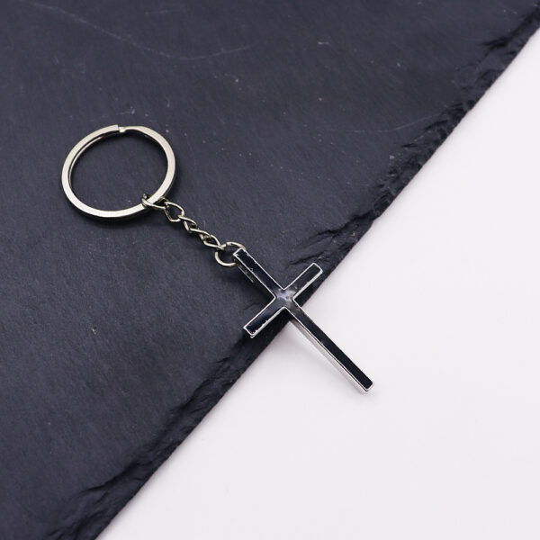 Wholesale European Style Black Cross Keychain Fashion Accessory for Men Gift
