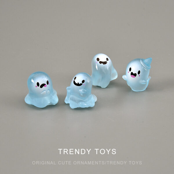 Wholesale Glow-in-the-Dark Ghost Keychain Halloween Resin Pendant Decorative Gift