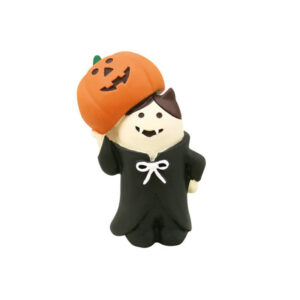 Pumpkin hooded cat