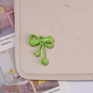 Hanging bow-green