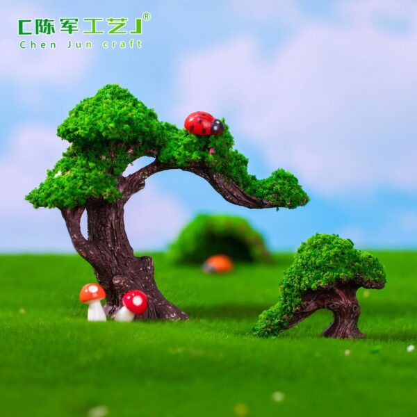 Wholesale Resin Pastoral Style Miniature Tree Decorative Accent DIY Garden Scene Ornament for Resale