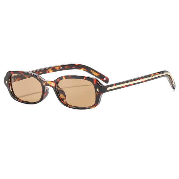 Wholesale Retro Square Frame Rivet Sunglasses Women UV400 Sun Protection Fashion Accessory