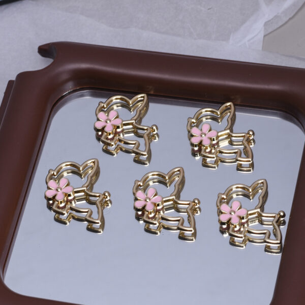 oly-3ed0b021cece2f2eb4feac6bec64356a Wholesale Gold Alloy Dog Pendant Car Key Accessory Fashion Charm for Resale