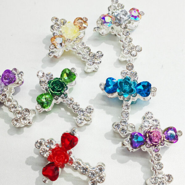 oly-3f9dd4531882aa358ec52d6bbb9c54d4 Wholesale DIY Alloy Beads Cross Heart Shape Trendy Fashion Accessory for Necklace Making