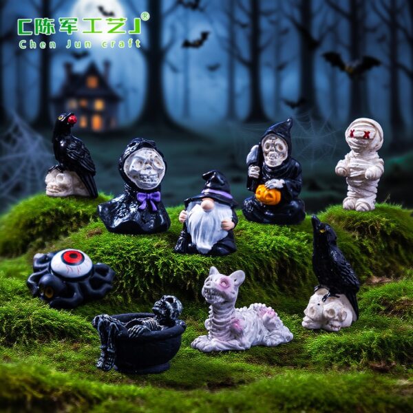 Wholesale Resin Halloween Mummy Crow Cartoon Miniature Ornament for Party Decorative Accent