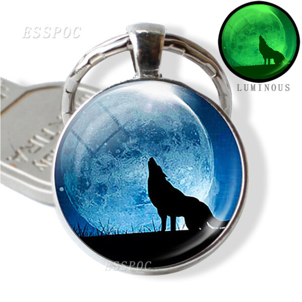 Wholesale Metal Glow in the Dark Wolf Keychain Glowing Wolf Head Pendant for Kids Gift