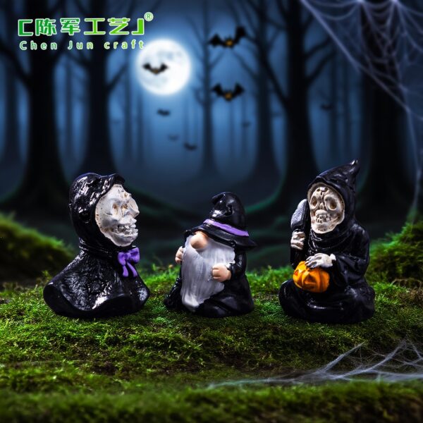 Wholesale Resin Halloween Mummy Crow Cartoon Miniature Ornament for Party Decorative Accent