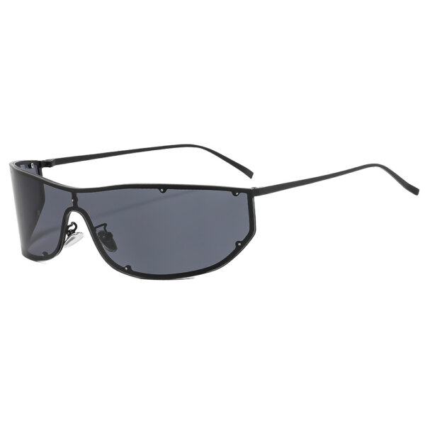 oly-422ec8e4bc871760e7557af8c10c6937 Wholesale Chic Punk Oversized Sunglasses UV400 Black Frame Gray Lens Fashion Accessory
