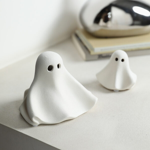 Wholesale Cute Halloween Ghost Ceramic Ornament Decorative Accent for Party Gift Boutique
