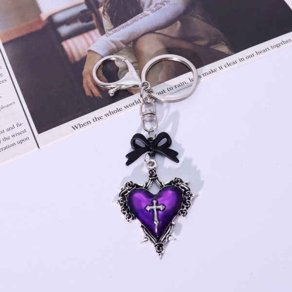 oly-434b478c93272164f19191ceb82201a9 Wholesale Zinc Alloy Gothic Black Heart Keychain Pendant, Boutique Car Key Accessory