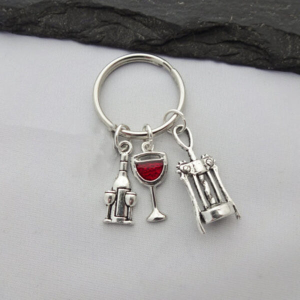 Wholesale Stylish European Style Wine Bottle Keychain Alloy Car Key Accessory