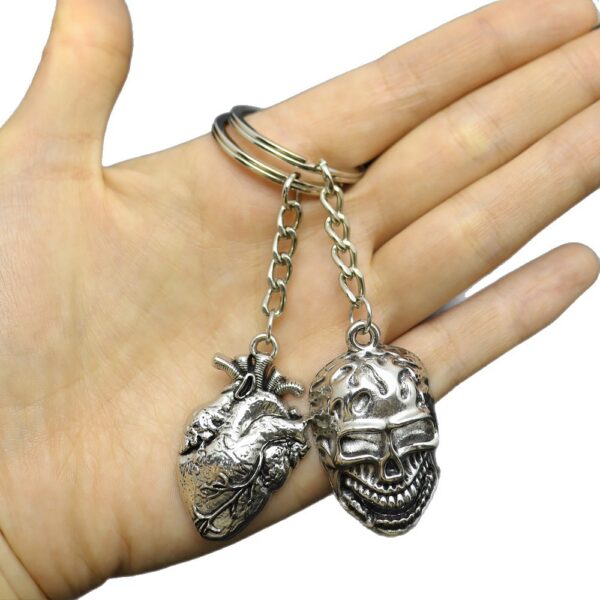 Wholesale Vintage Metal Skull Heart Keychain Punk Style Men's Car Key Accessory Bag Charm
