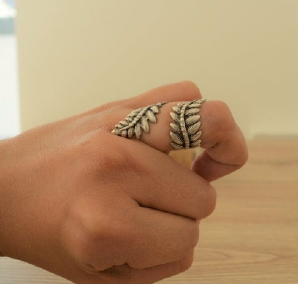 Wholesale Alloy Vintage Leaf Ring - Fashion Jewelry Accessory for Boutique Resale