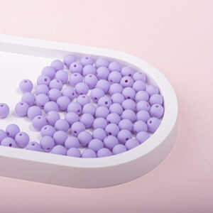 Y093 light purple / 6mm, aperture is about 1mm (about 165 pieces in a pack of 20g)