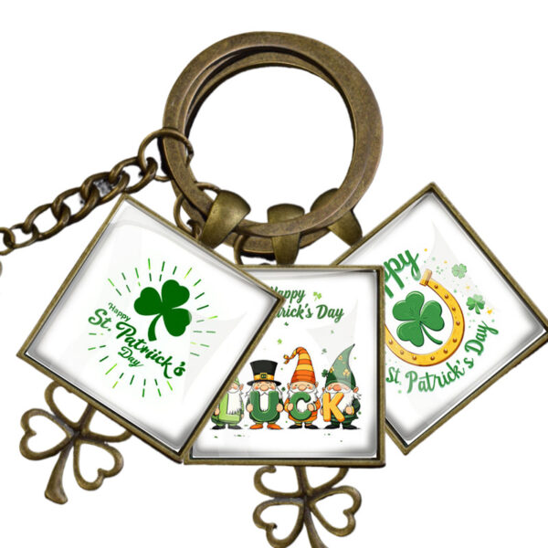 Wholesale Vintage Copper Lucky Clover Keychain St Patrick's Day Gift Square Glass Pendant Charm