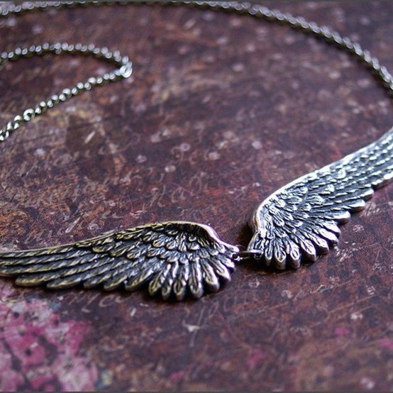 Wholesale Retro Angel Wings Pendant Necklace Fashion Accessory for Party or Everyday Gift