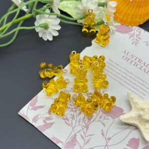 Translucent yellow / Bear pendant (single)