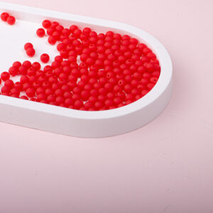 Y098 bright red / 6mm, aperture is about 1mm (about 165 pieces in a pack of 20g)