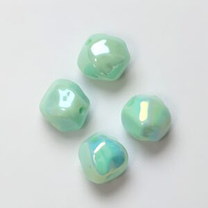 07-green / The size is about 12mm, the hole diameter is about 1.8mm (sold by piece)