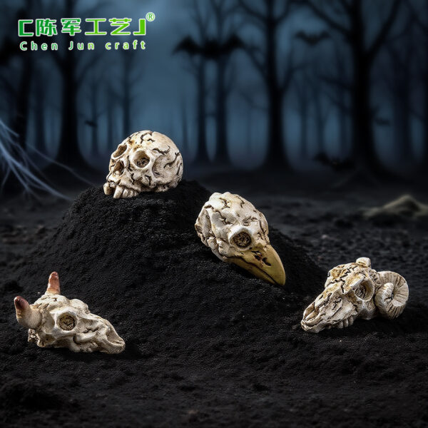 Wholesale Resin Crow Skull Ornament Decorative Accent for DIY Craft Home Decor