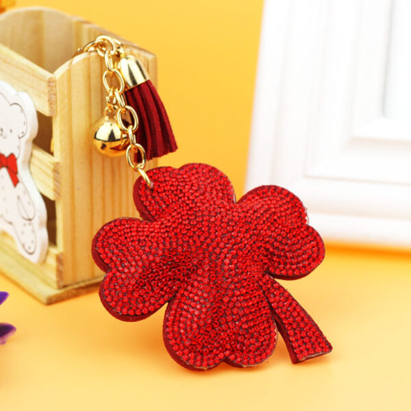 oly-56bcbef356e56b1fa83cd1517091d4bf Wholesale Leather Keychain with Clover Rhinestone Design Trendy Gift for Car or Bag Accessory