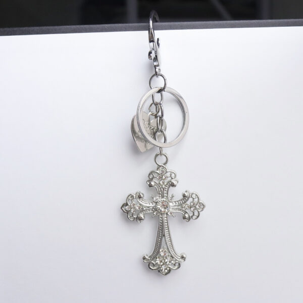 Wholesale Y2K Sweet-Cool Rhinestone Cross Keychain with Heart Engraved Tag, Zinc Alloy Bag Charm Decorative Accessory