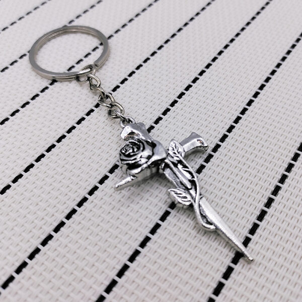 Wholesale Alloy Gothic Cross Keychain Stylish Car Key Accessory Decorative Pendant