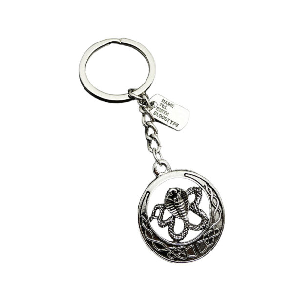 Wholesale Retro Snake Round Keychain Decorative Zinc Alloy Car Key Accessory Gift