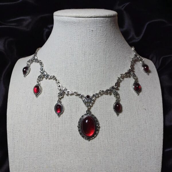 Wholesale Renaissance Gothic Style Red Cross Pendant Necklace Fashion Jewelry Accessory for Boutique Resale
