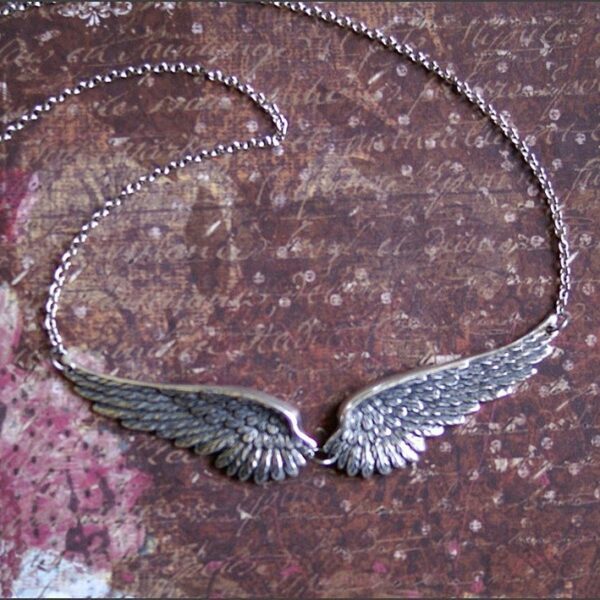 Wholesale Retro Angel Wings Pendant Necklace Fashion Accessory for Party or Everyday Gift