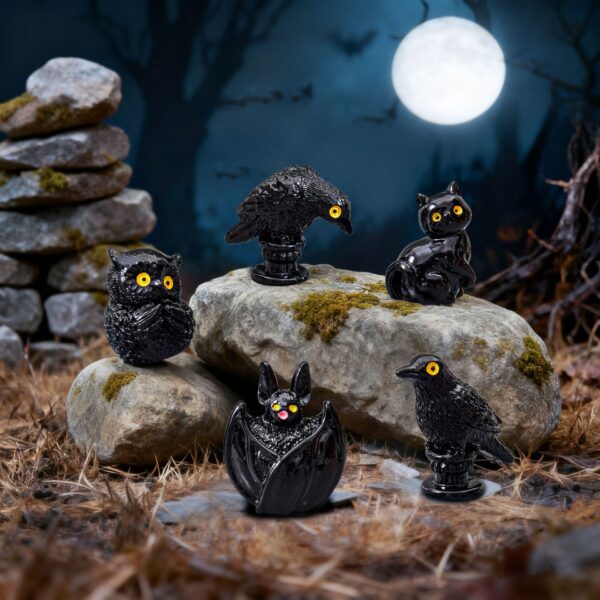 Wholesale Halloween Resin Crow Decoration with Platform for Desktop Display, Decorative Accent for Gift Giving