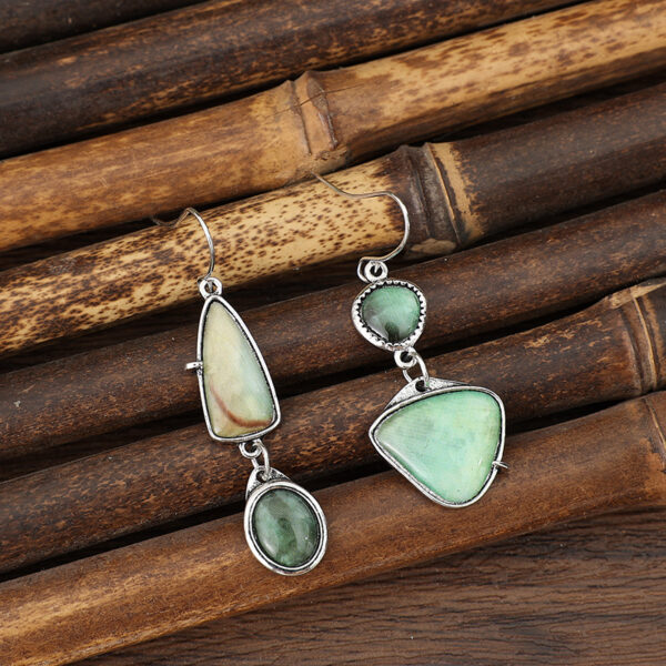 oly-5e10cbb442cf1afb4b65f4d317fee4a9 Wholesale Bohemian Palace Style Geometric Green Synthetic Gemstone Earrings for Party Wear Fashion Accessory