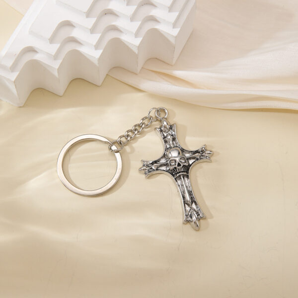 Wholesale Stylish 3D Skull Cross Keychain Alloy Car Key Accessory