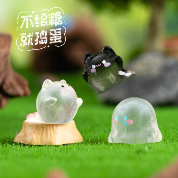 oly-5f012257041d6866b832539e4b6b0b5a Wholesale Resin Glow-in-the-Dark Little Ghost Ornament Halloween Car Desk Decorative Accessory
