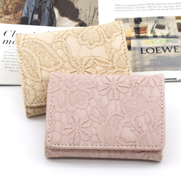 oly-6069057ae3d3505326694bdb45eca6e1 Wholesale PU Tri-fold Wallet Retro Lace Floral Pattern Chic Everyday Card Coin Purse for Women