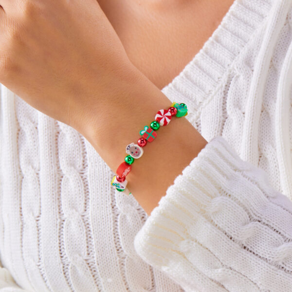 oly-6089ca7d60acf44b84dc0d758d36622f Wholesale Christmas Snowflake Handmade Soft Clay Beaded Bracelet Fashion Jewelry Boutique Resale