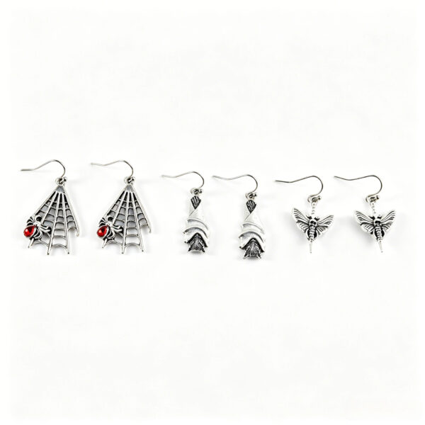 oly-609e0cd9f416f32961a6e64b4eb1cf85 Wholesale Retro Zinc Alloy Halloween Earrings Black Skull Pendant Fashion Accessory