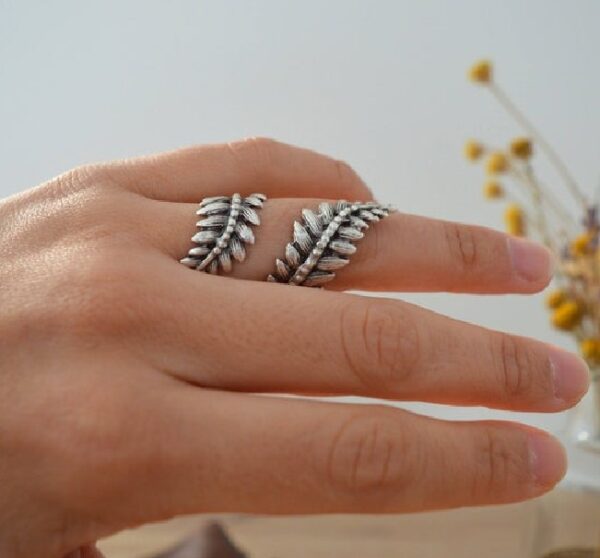 Wholesale Alloy Vintage Leaf Ring - Fashion Jewelry Accessory for Boutique Resale