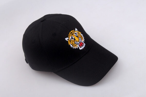 Wholesale Korean Street Style Tiger Embroidery Baseball Cap Adjustable Sunshade Hat