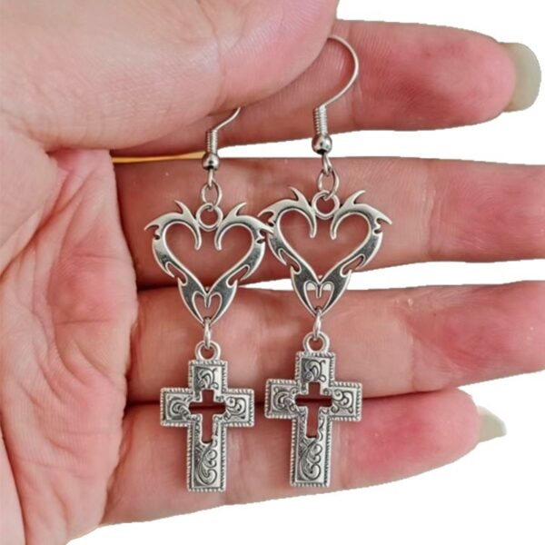 Wholesale Vintage Flame Heart Cross Earrings Gothic Carved Fashion Accessory Jewelry Gift